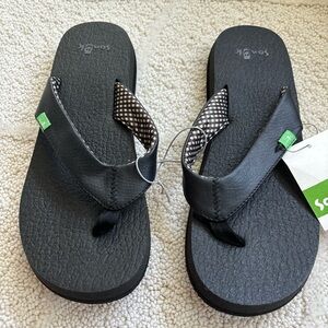 Sanuk Black Flip Flops with Checkered inside Strap